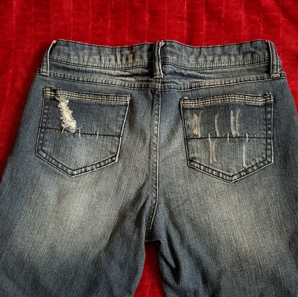 Mudd Ripped Capri/Cropped Jeans - Picture 2 of 4